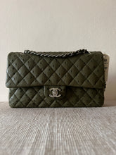 Load image into Gallery viewer, Chanel Classic flap medium
