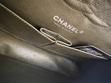 Load image into Gallery viewer, Chanel Classic flap medium