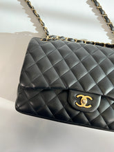 Load image into Gallery viewer, Chanel jumbo flap bag