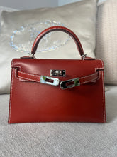 Load image into Gallery viewer, Hermès Mini Kelly
