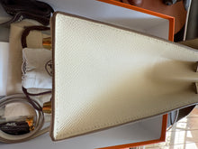 Load image into Gallery viewer, Hermès Kelly 25 craie seller ghw
