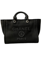 Carica l&#39;immagine nel visualizzatore di Gallery, Chanel Deauville Tote Bag
