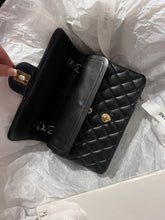 Carica l&#39;immagine nel visualizzatore di Gallery, Chanel Classic Flap Small Bag
