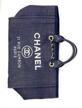Load image into Gallery viewer, chanel Deauville 31, Rue Cambon Paris
