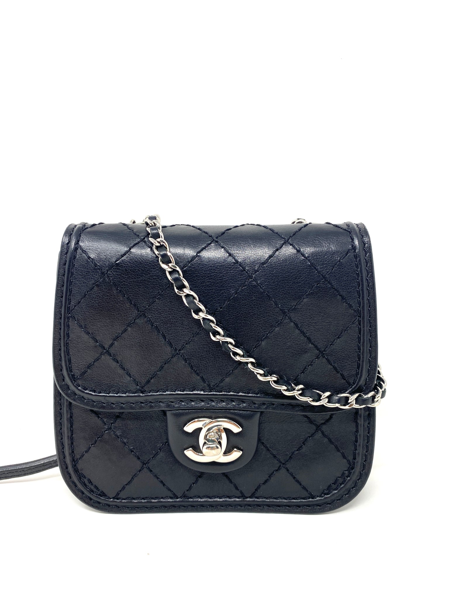 The Size Guide: Chanel Classic Flap Chanel Classic Flap Size Guide - Find  Your Perfect Fit