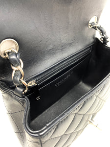 black internal of pre-owend chanel mini flap bag