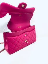 Carica l&#39;immagine nel visualizzatore di Gallery, Chanel Jumbo Classic Flap Bag
