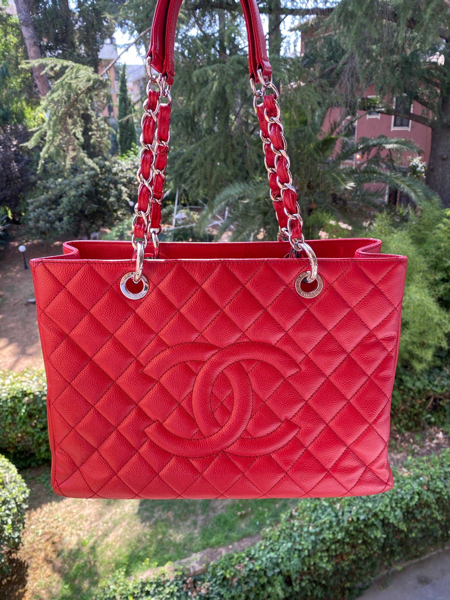 Chanel GST Caviar S Tote Top Bag Red Silver Gold 17th – Timeless Vintage