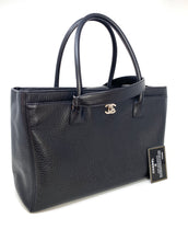 Load image into Gallery viewer, Chanel Cefr/ Executive Tote Bag
