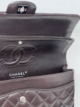 Carica l&#39;immagine nel visualizzatore di Gallery, Classic Chanel Medium Flap
