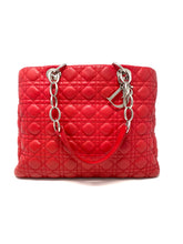Carica l&#39;immagine nel visualizzatore di Gallery, Dior Cannage Soft Shopping Bag
