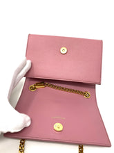 Carica l&#39;immagine nel visualizzatore di Gallery, yves saint laurent woc crossbody bag in mint condition
