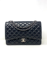 Carica l&#39;immagine nel visualizzatore di Gallery, Chanel Classic Flap Bag Maxi Size
