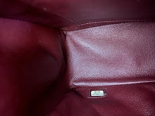 Carica l&#39;immagine nel visualizzatore di Gallery, Chanel Classic Jumbo Flap Handbag
