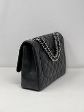 Carica l&#39;immagine nel visualizzatore di Gallery, Chanel Classic Single Flap Jumbo Bag
