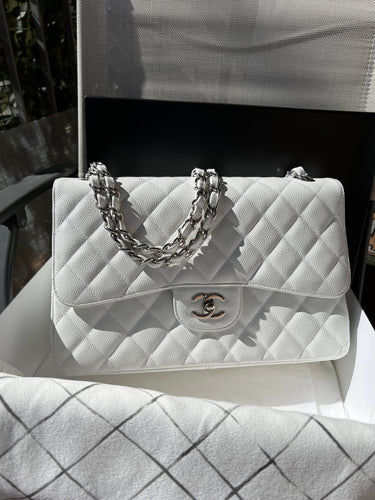 Chanel Deauville Tote: Combining Luxury and Casual Chic – LuxUness