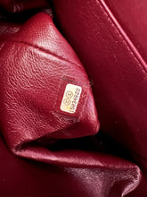 Carica l&#39;immagine nel visualizzatore di Gallery, Chanel Classic Flap Maxi
